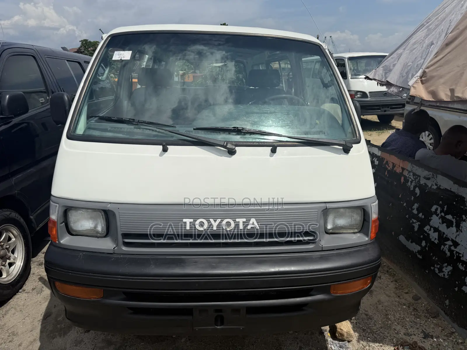 Toyota HiAce 2007 White