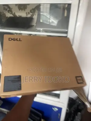 New Laptop Dell Pro 16 8GB Intel Core 3 SSD 512GB