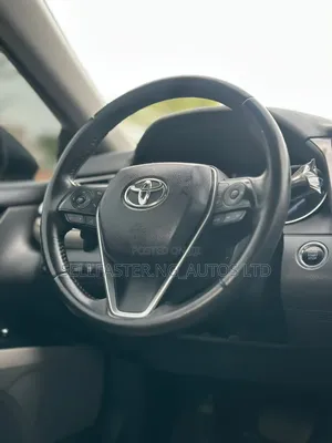 Toyota Camry 2018 Green
