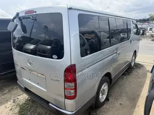 Toyota HiAce 2014 Silver