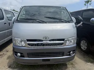 Toyota HiAce 2014 Silver