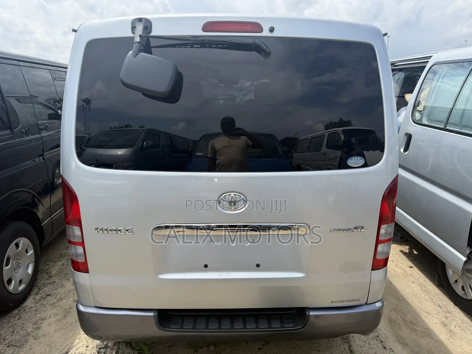 Toyota HiAce 2014 Silver