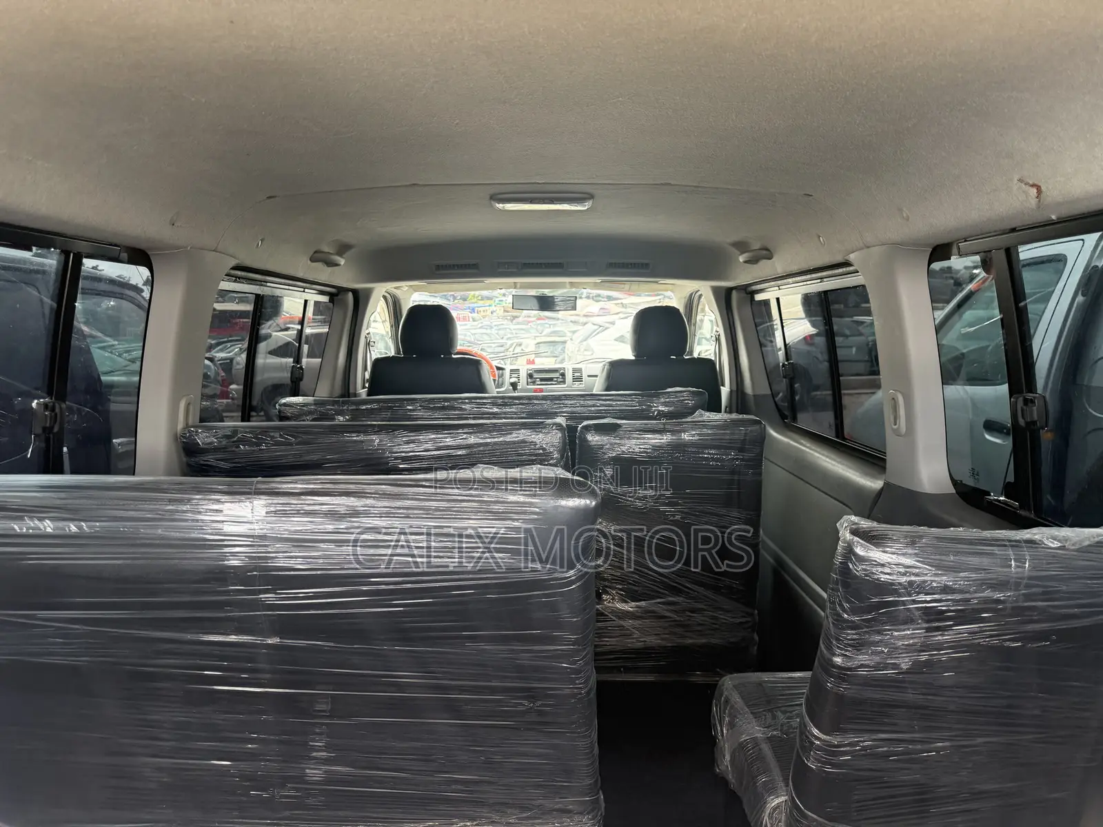Toyota HiAce 2014 Silver