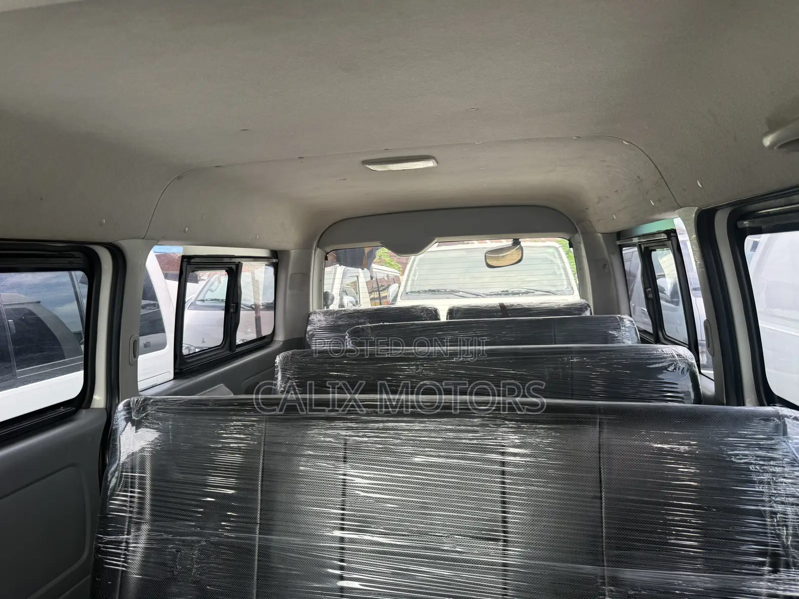 Toyota HiAce 2015 White