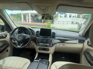 Mercedes-Benz GLE-Class 2016 Brown