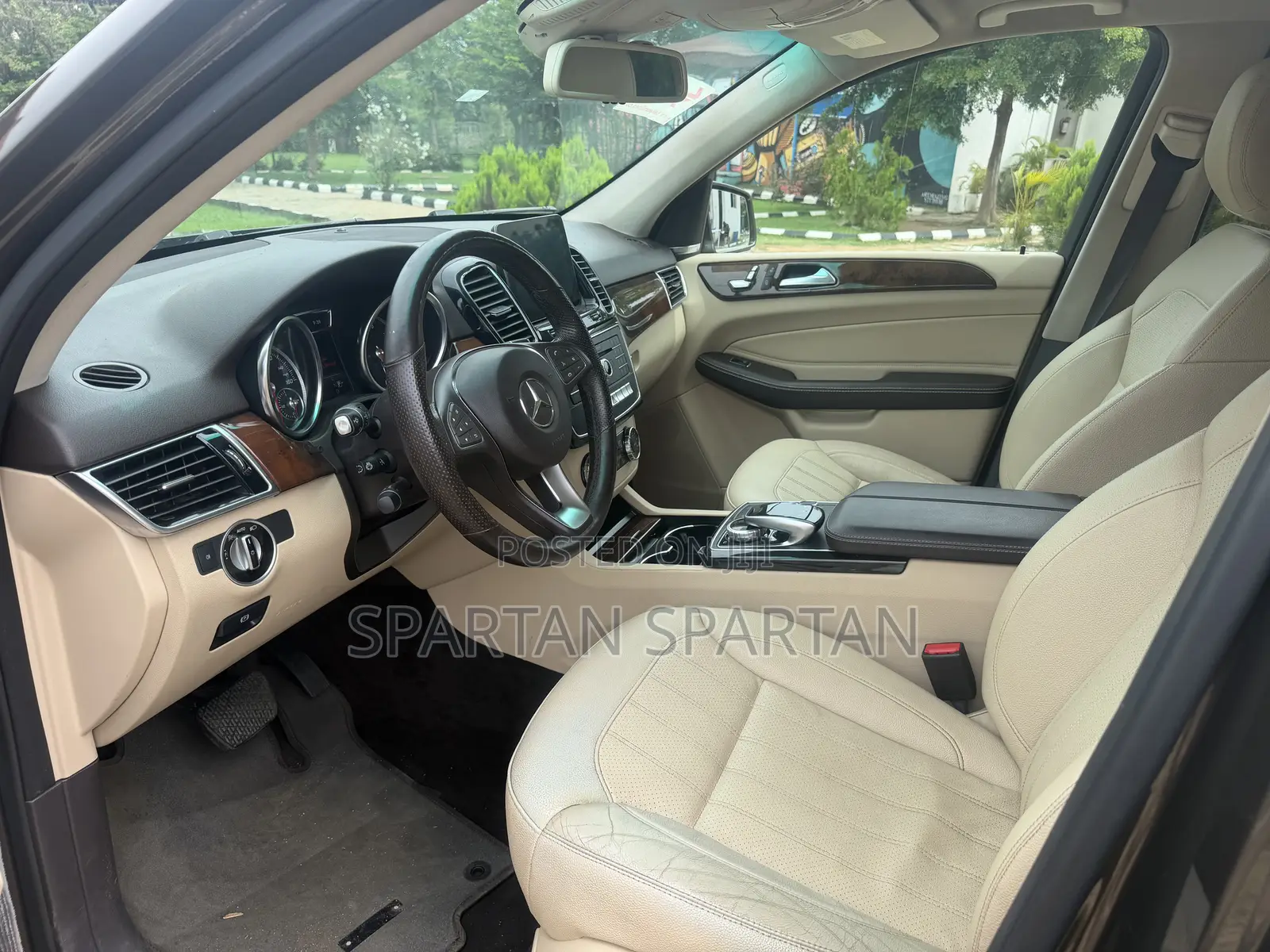 Mercedes-Benz GLE-Class 2016 Brown
