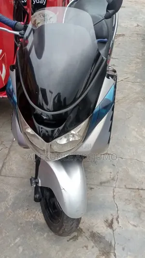 Suzuki 2005 Gray