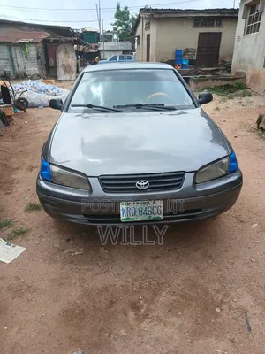 Toyota Camry Automatic 1999 Gray