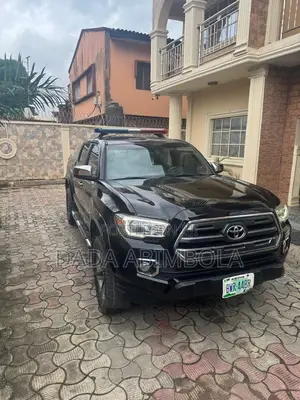 Toyota Tacoma 2017 Black