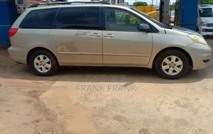 Toyota Sienna 2008 Gold