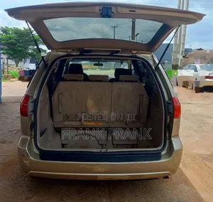 Toyota Sienna 2008 Gold