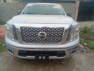 Nissan Titan 2017 Silver