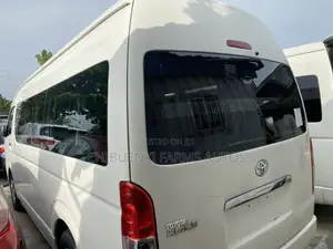 Toyota HiAce 2017 White