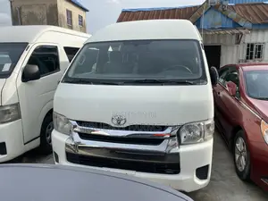 Toyota HiAce 2017 White