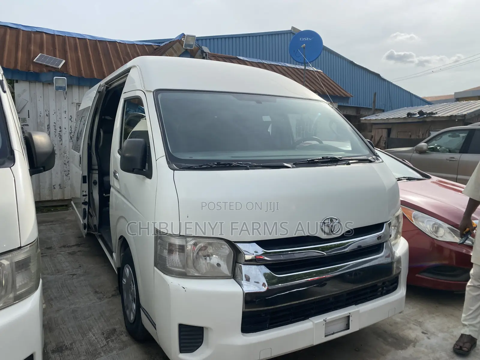 Toyota HiAce 2017 White