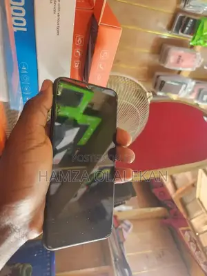 Tecno Spark 8C 64 GB Blue