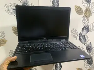 Laptop Dell Precision 15 3520 16GB Intel Xeon SSD 256GB