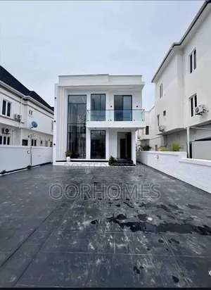 5 Bed Luxury Home With, Swimming Pool and Bq