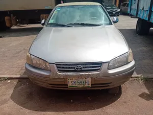 Toyota Camry 2001 Gray