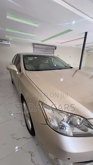 Lexus ES 350 2012 Gold