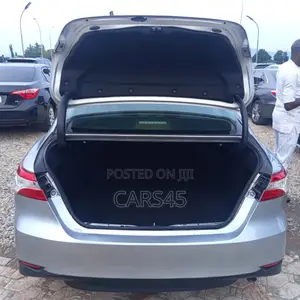 Toyota Camry 2020 Silver