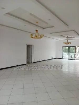 3bdrm Apartment in Chevron for rent