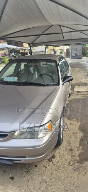 Toyota Corolla 2000 Gold
