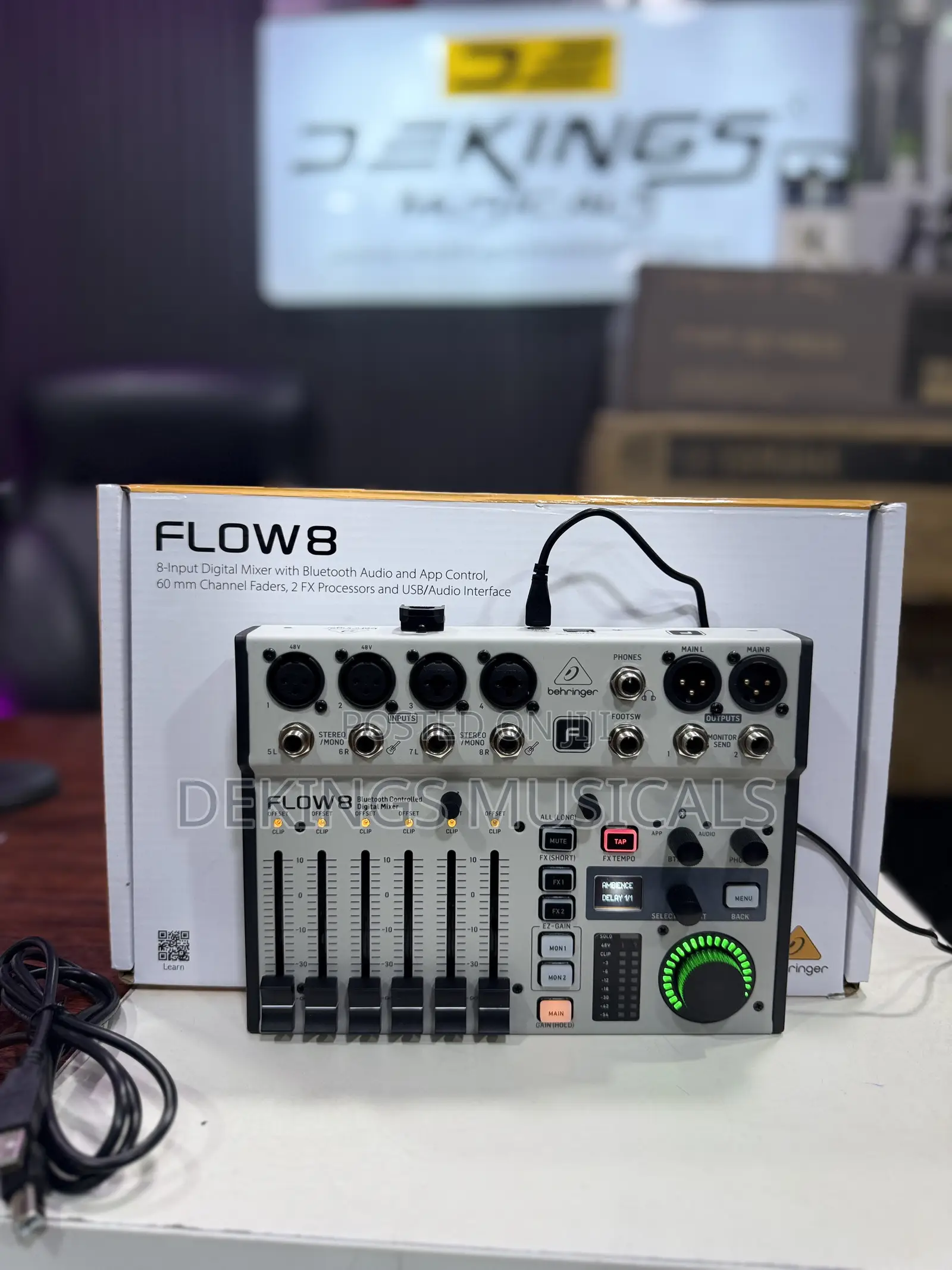 Behringer Flow 8 Digital Mixer - Mixer Audio Interface