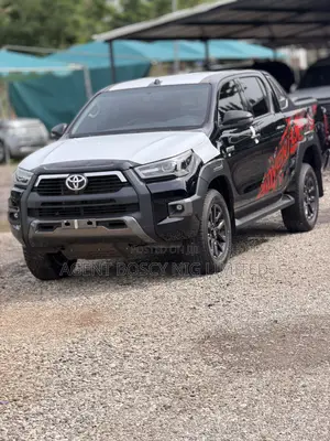 New Toyota Hilux 2025 Black