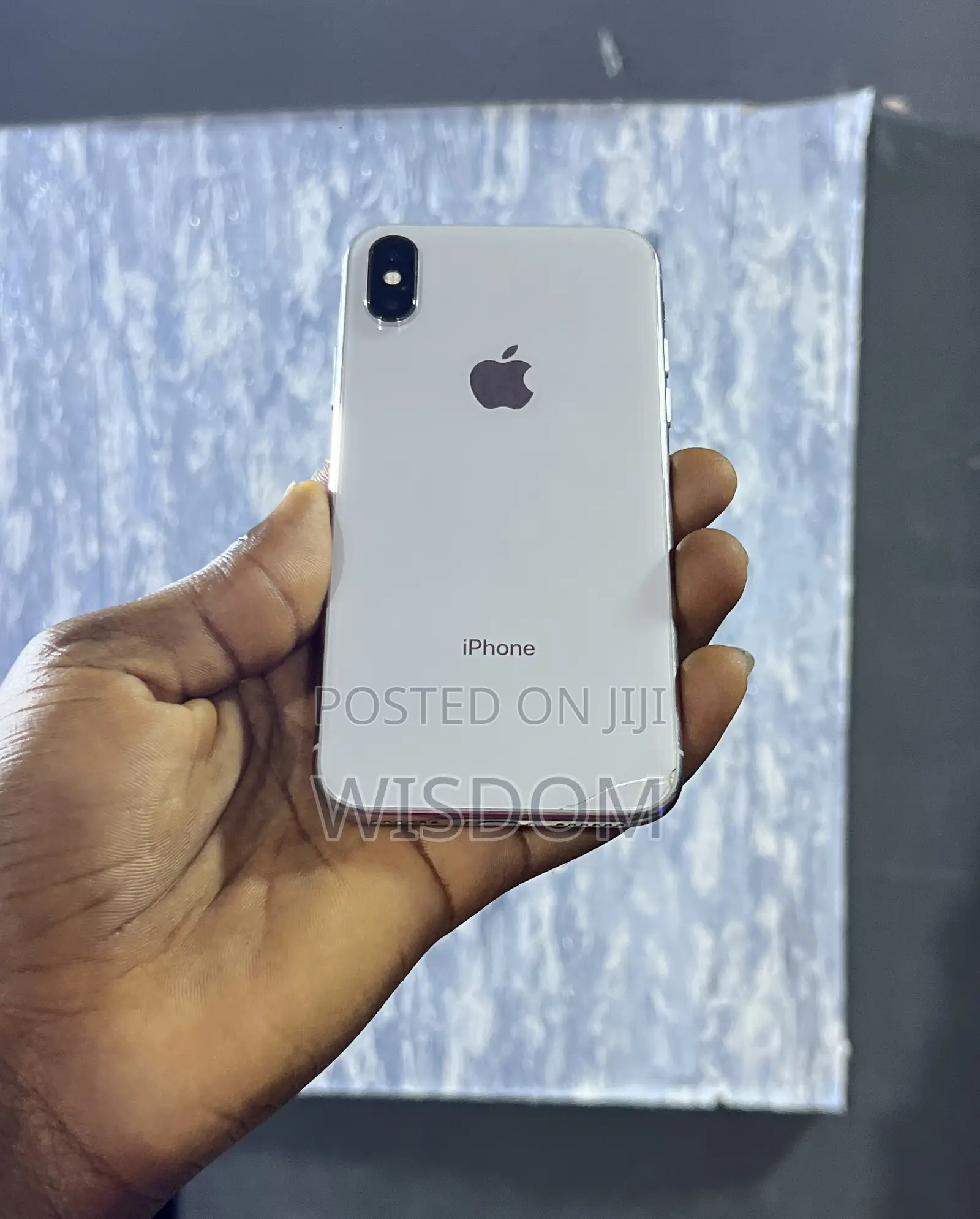 Apple iPhone X 64 GB White
