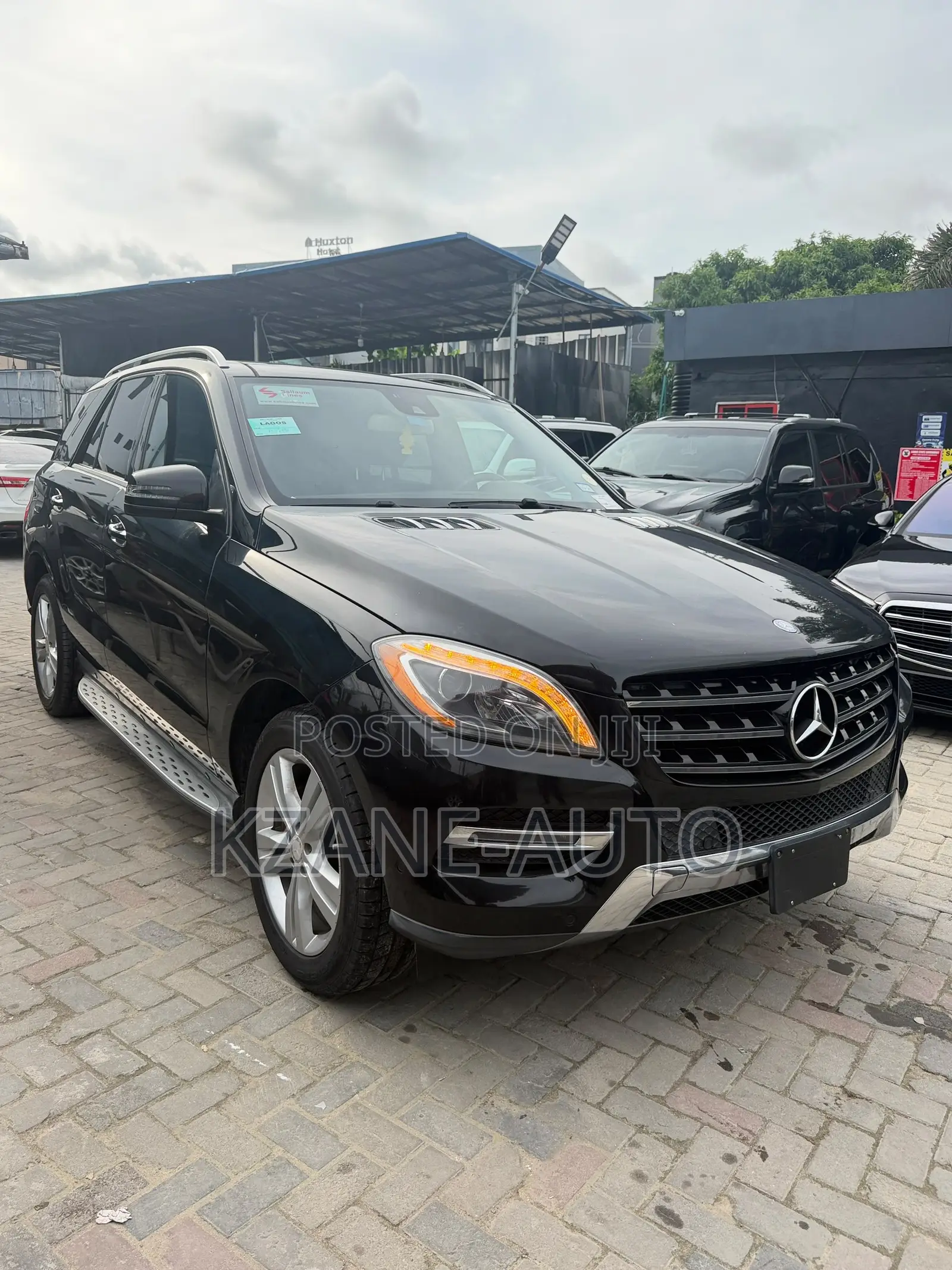 Mercedes-Benz MB100 2014 Black