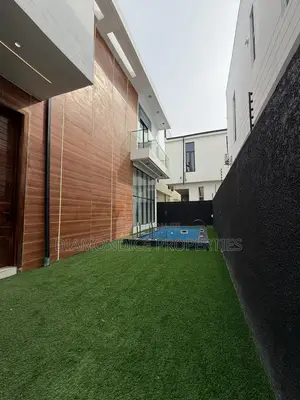 5bdrm Duplex in Vgc for sale