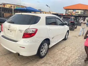 Toyota Matrix 2009 White