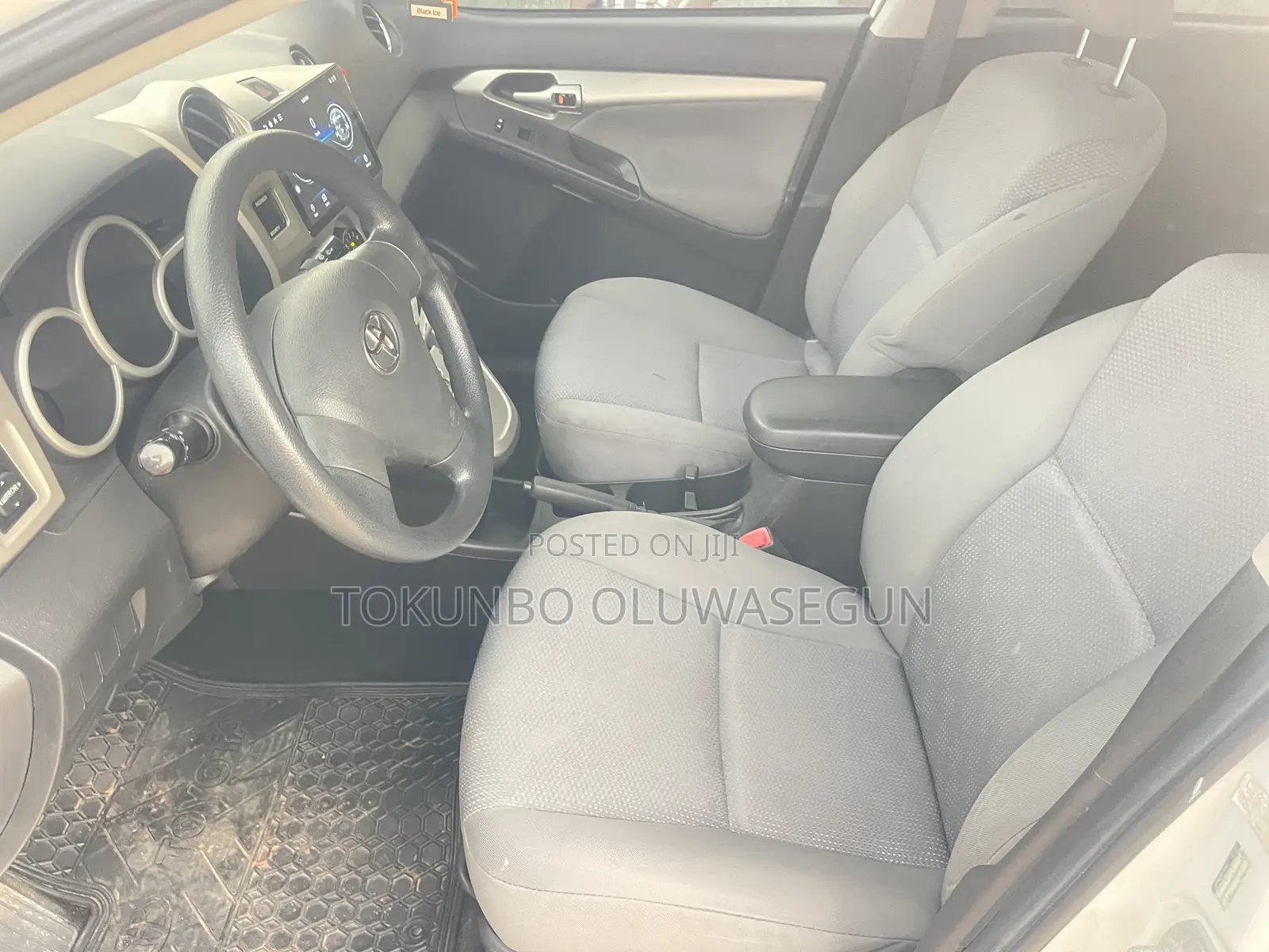 Toyota Matrix 2009 White