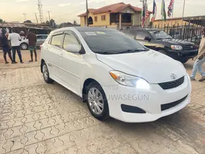 Toyota Matrix 2009 White