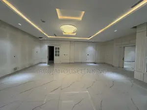 10bdrm Mansion in Maitama Main Abuja for sale