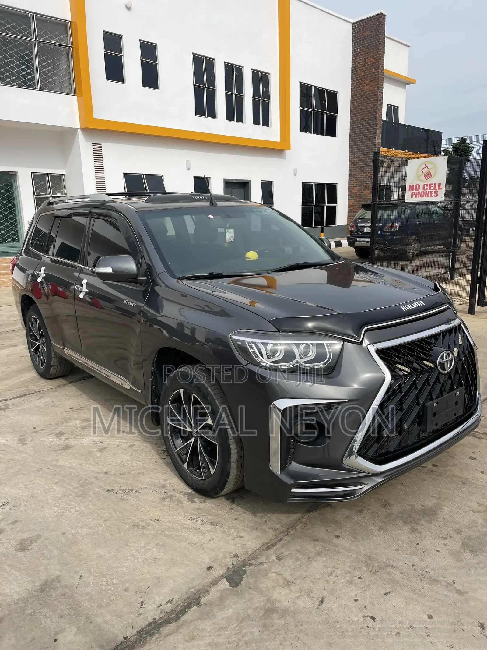 Toyota Highlander SE 2010 Gray