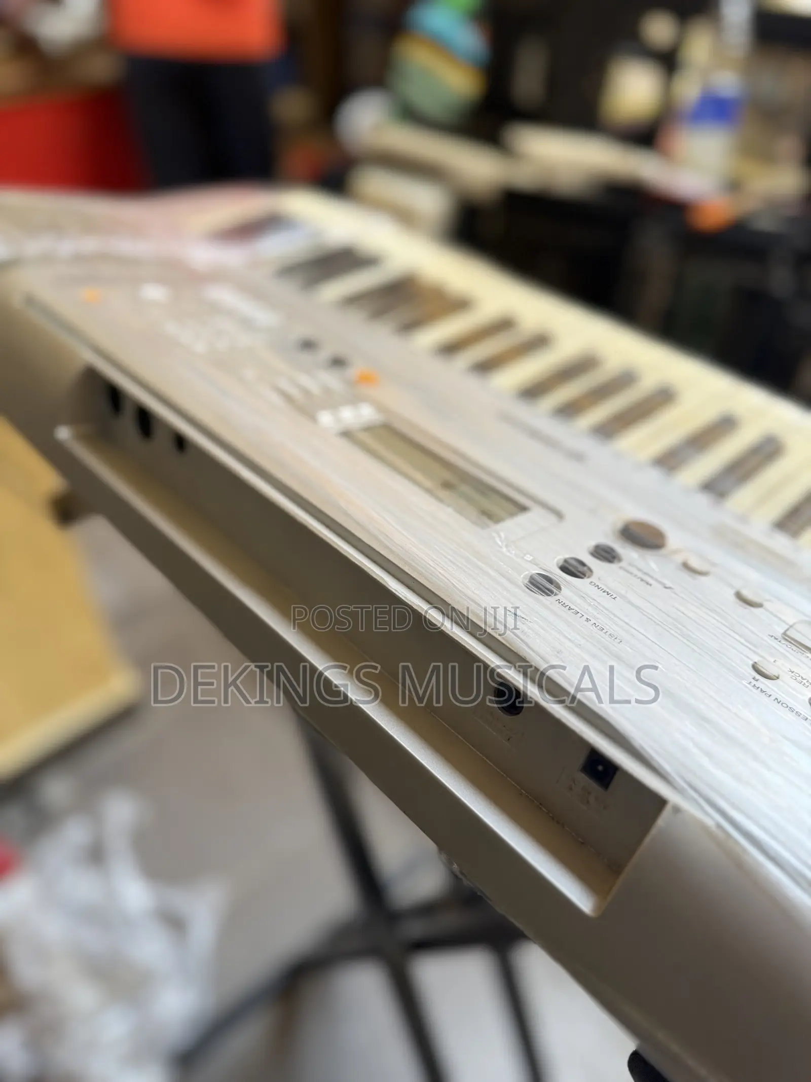Yamaha PSR-E313 Portable Keyboard