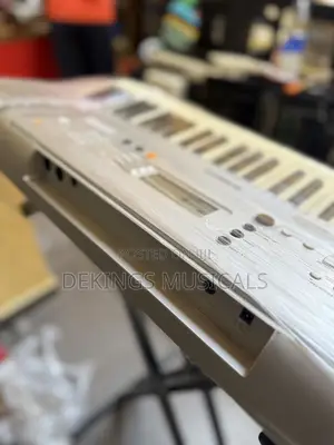 Yamaha PSR-E313 Portable Keyboard