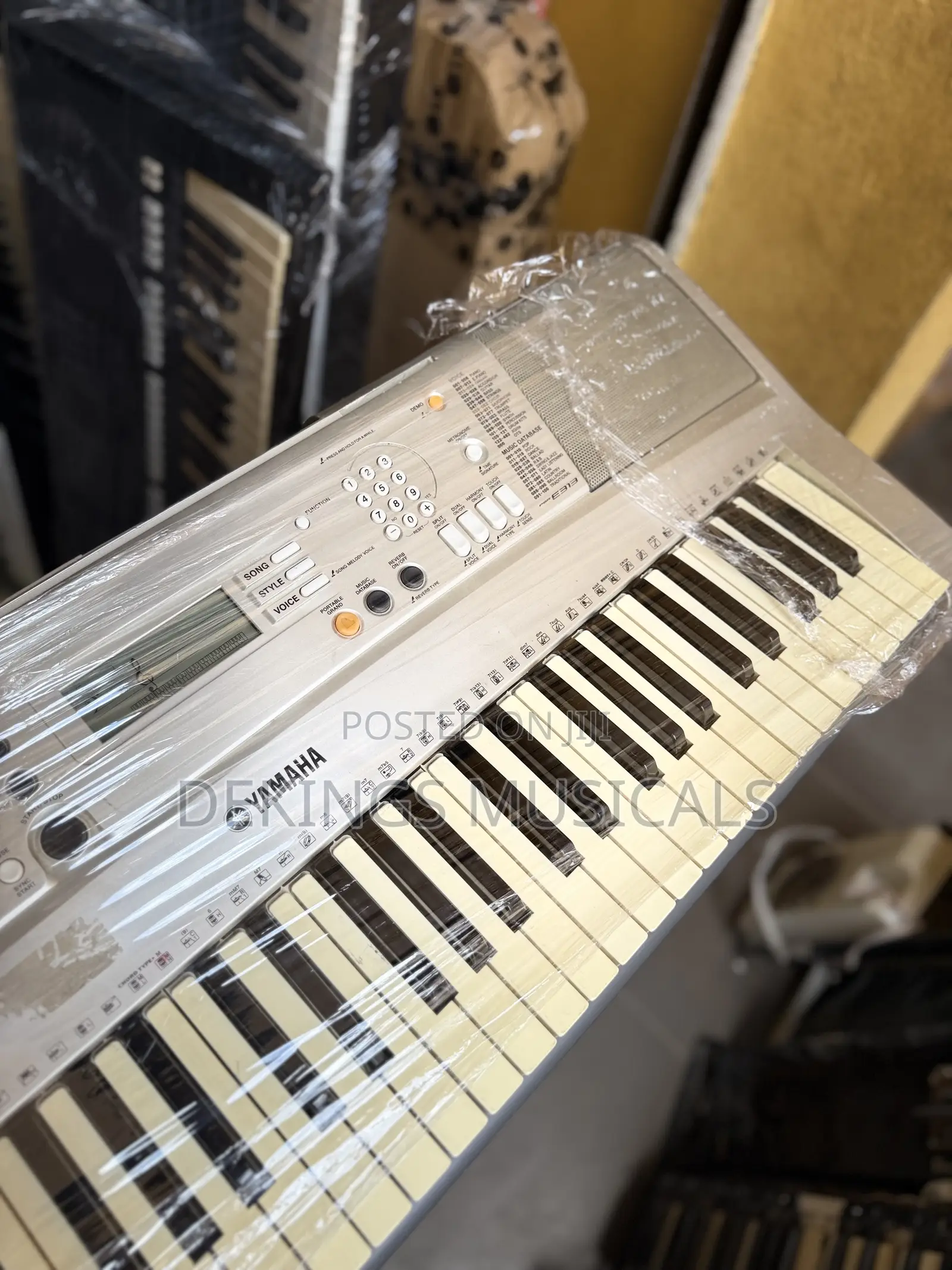 Yamaha PSR-E313 Portable Keyboard