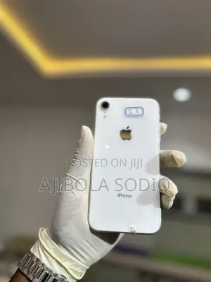 Apple iPhone XR 128 GB White