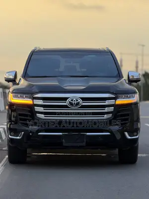 Toyota Land Cruiser LC300 2024 Black