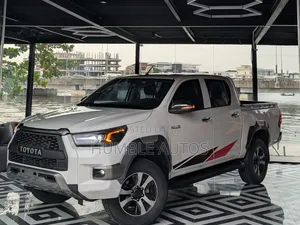 Toyota Hilux 2020 White