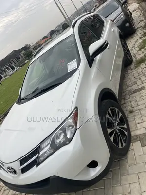 Toyota RAV4 LE 4dr SUV (2.5L 4cyl 6A) 2015 White
