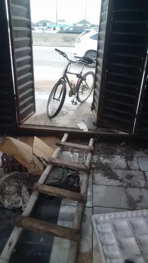 Shop for Rent in Thomas Ajah Facing the Express Road