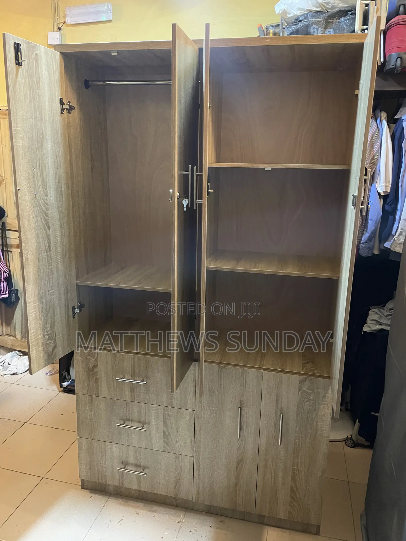Wardrobe 4 by 6