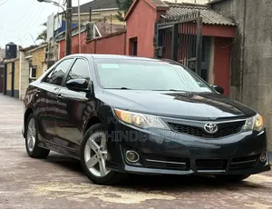 Toyota Camry SE 4dr Sedan (2.5L 4cyl 6A) 2012