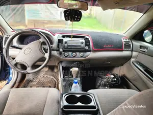 Toyota Camry LE 4dr Sedan (2.4L 4cyl 5A) 2005 Blue