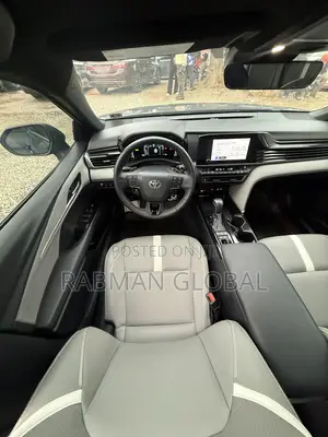 Toyota Camry SE 2025 Gray