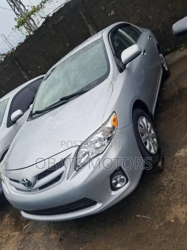 Toyota Corolla 2010 Silver